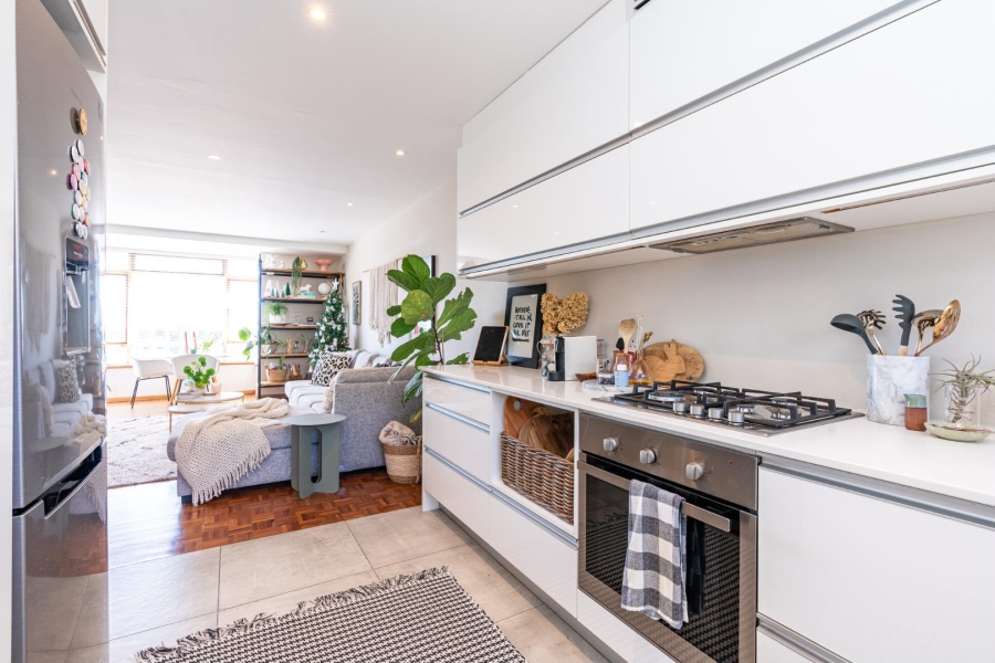 To Let 2 Bedroom Property for Rent in Green Point Western Cape